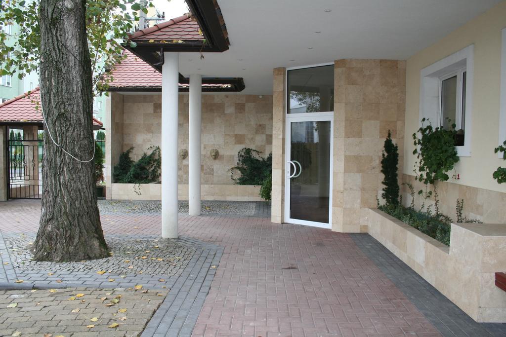 Hotel Tenishouse Marki  Exterior foto