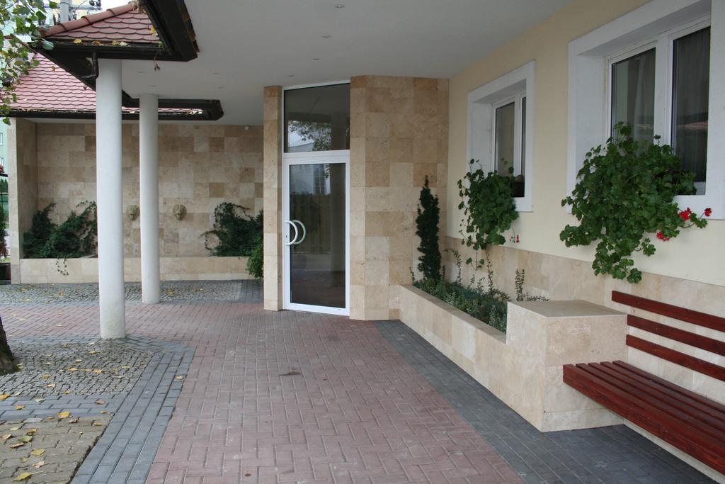 Hotel Tenishouse Marki  Exterior foto