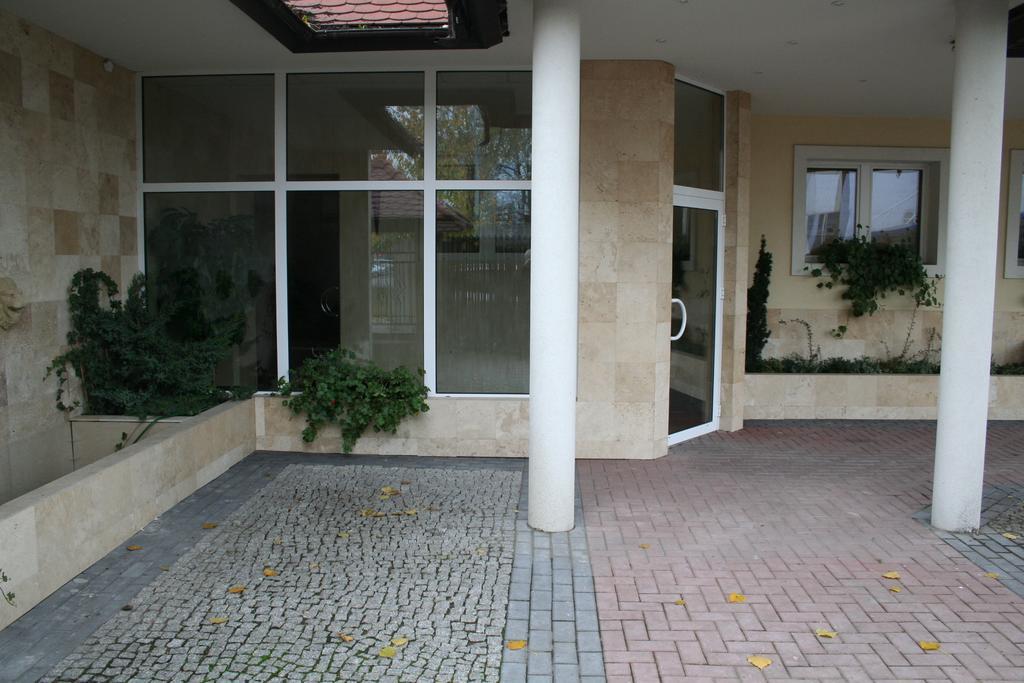 Hotel Tenishouse Marki  Exterior foto