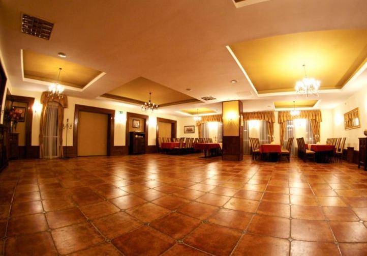 Hotel Tenishouse Marki  Exterior foto