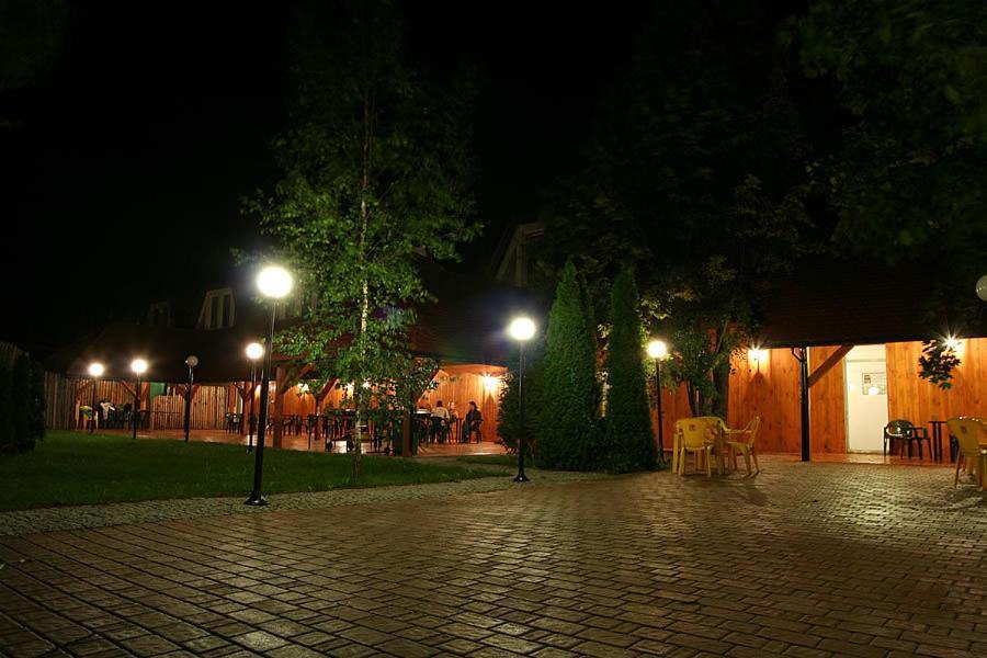 Hotel Tenishouse Marki  Exterior foto