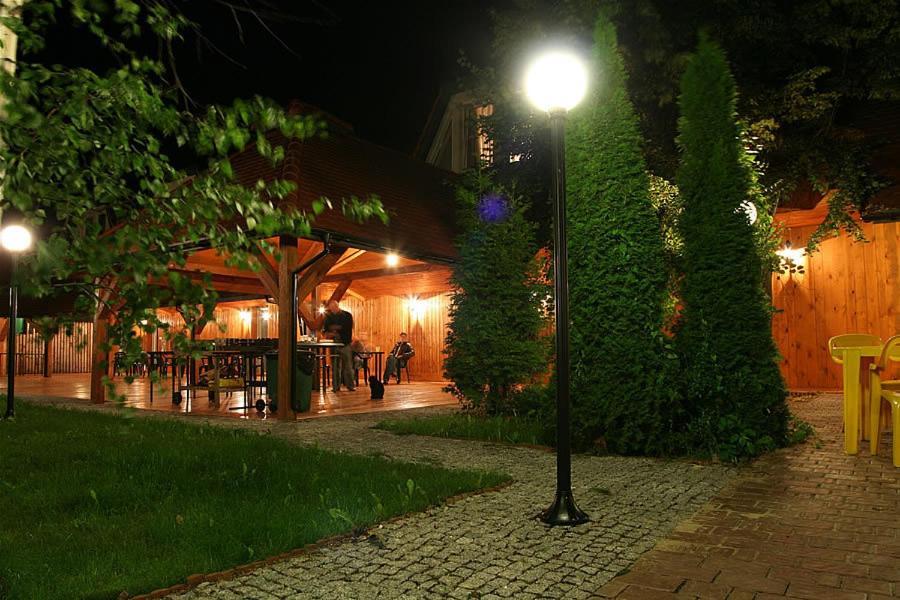 Hotel Tenishouse Marki  Exterior foto